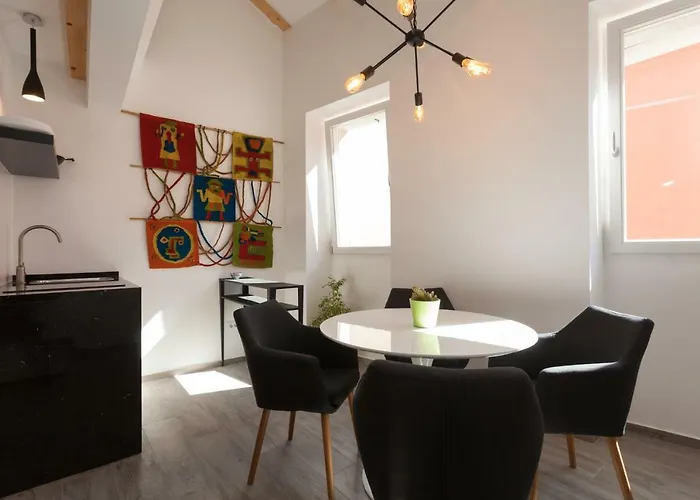 Stube 4 아파트 로비니